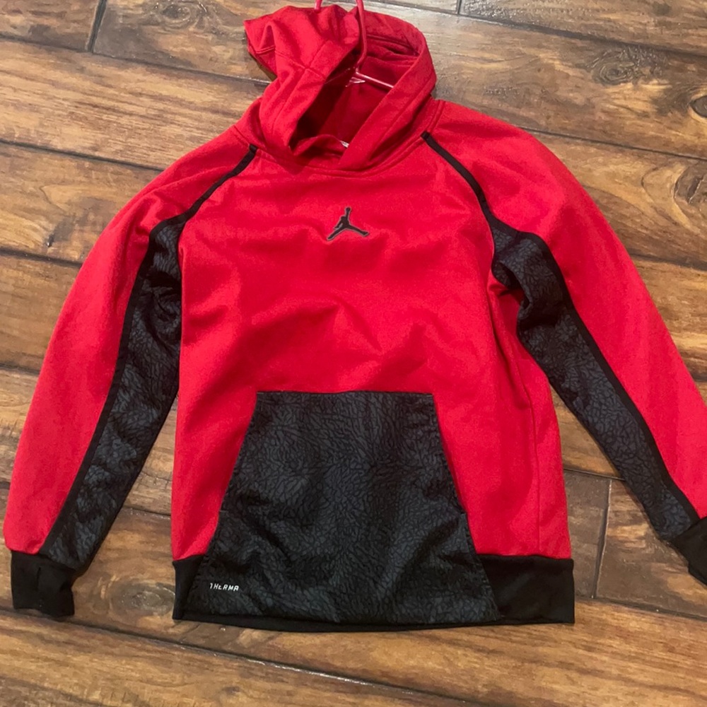 Jordan Therma-Fit hoodie size YL